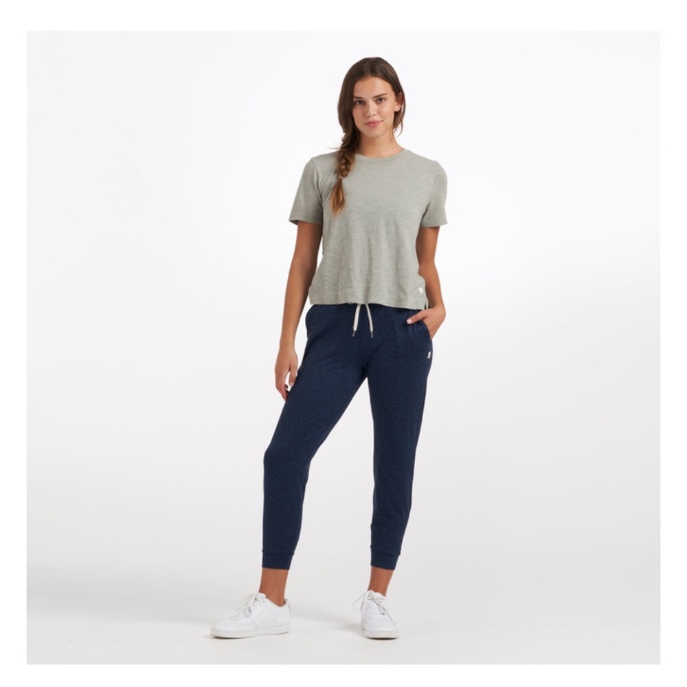 Vuori performance jogger in indigo blue heather, women’s extra small XS